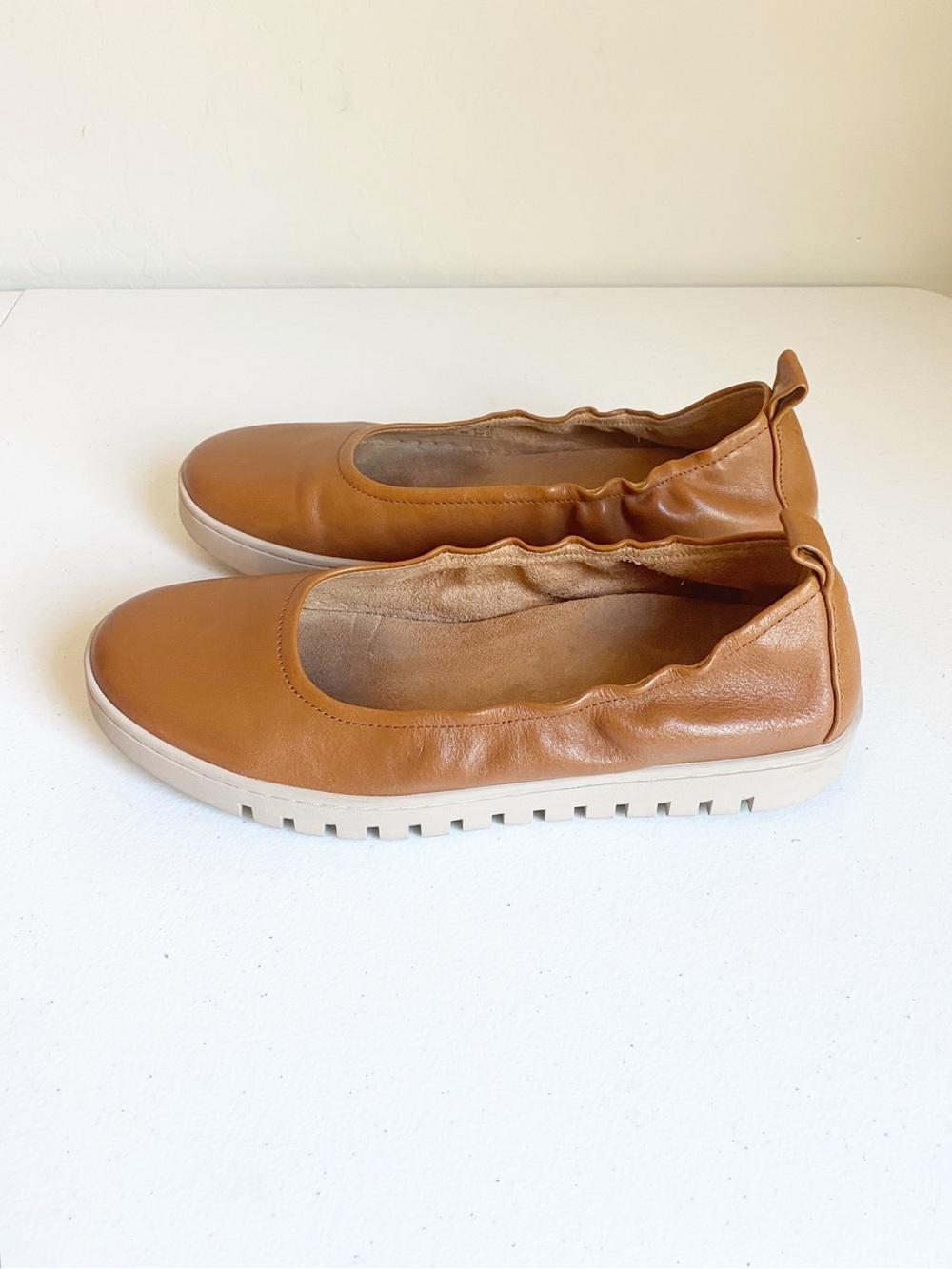 Vionic Uptown Ballet Flat Tan Leather Size 9.5 - Picture 4 of 6